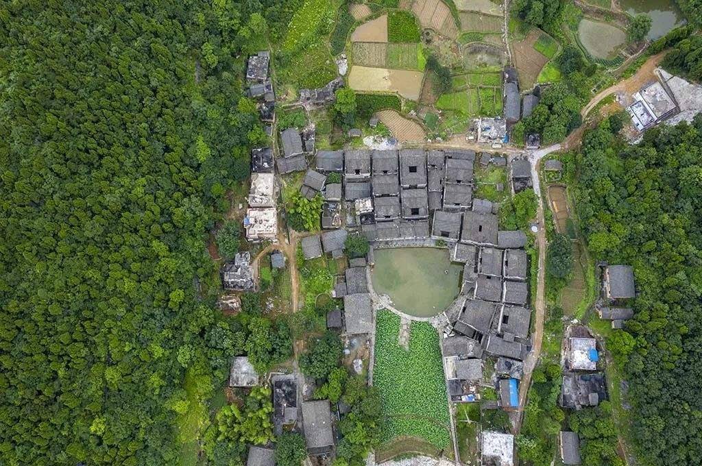 原创湖南私藏了一个龙家大院里面迷宫重重据说跟宝藏有关