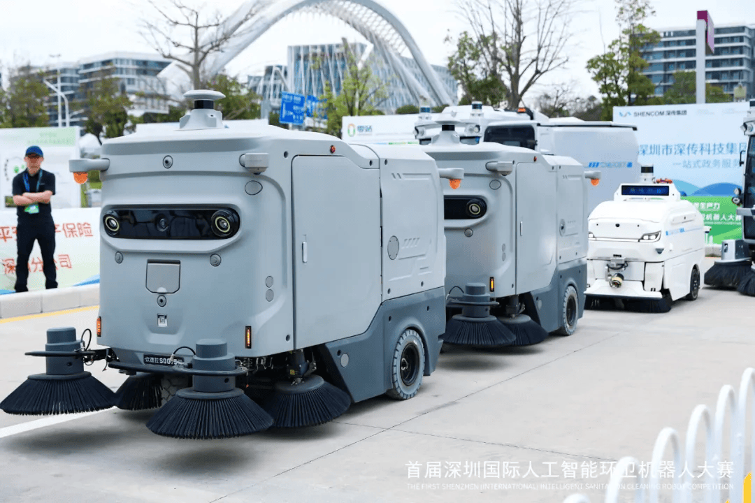 隆重开赛!超20款无人驾驶清扫车创新产品同台竞技