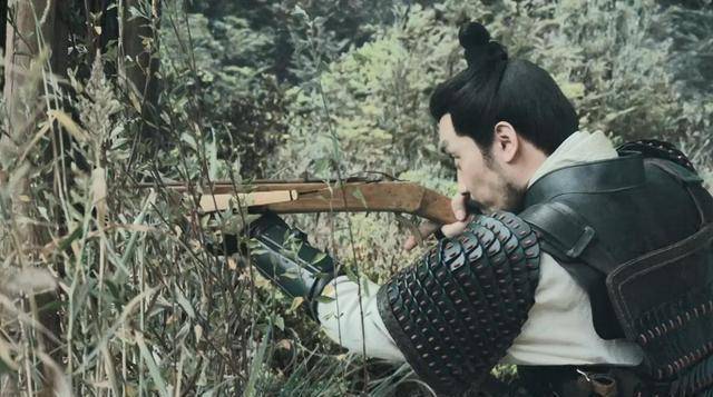 司闻曹四个司尉,高堂秉和荀诩关系好,和阴辑关系好,就和孙令没什么