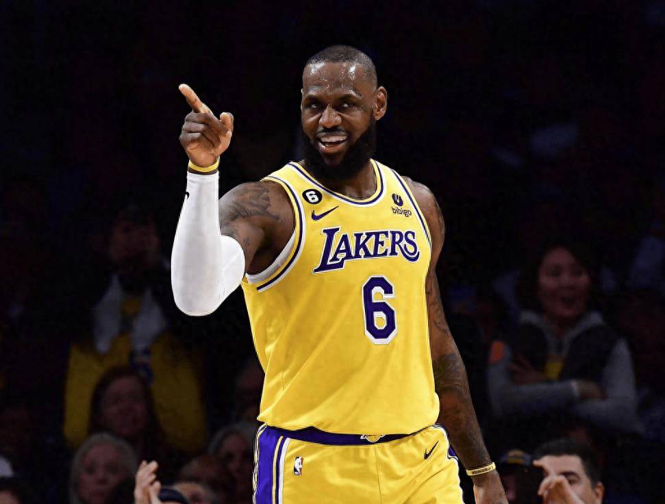 原创4天3赛虐勇士赢快船只输湖人詹皇如果夺冠得谢谢26亿超巨