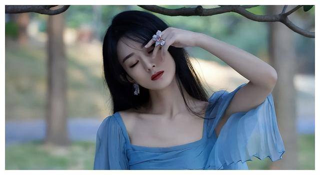 赵丽颖新剧宣传遭群嘲文案错字百出粉丝洗白话术让人大开眼界