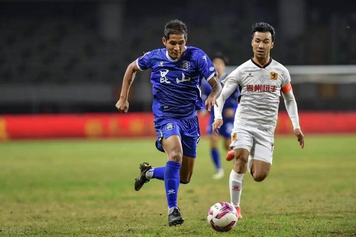 原创归化球员肃涛涛赚走3600万后舍弃中国国籍如今无球可踢遭弃用