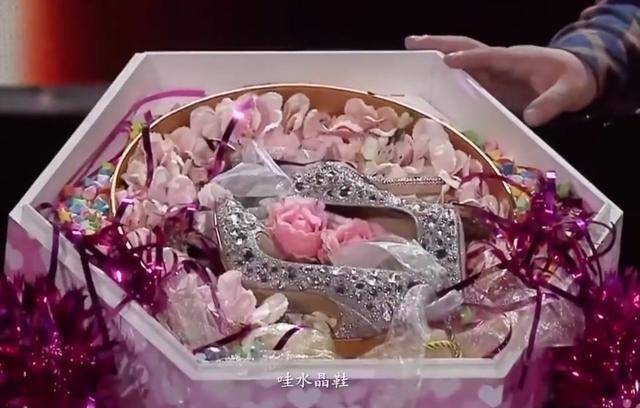 周杰发长文悼念女粉丝,回忆往事不舍离别,双向奔赴最为感人_赵丽颖