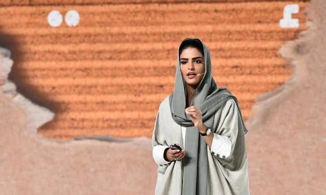 原创沙特王妃不戴头纱被休弃和王子离婚后转眼再嫁亿万富豪