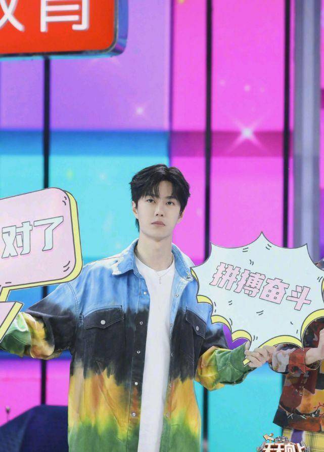 王一博因为代言耐克,所以在问题发生之后,王一博也是备受关注,可以说