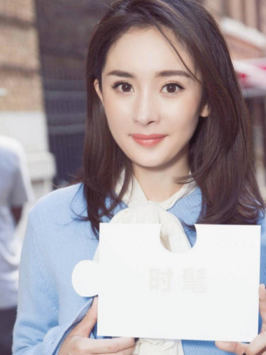 这款美甲到底有多大魅力让杨幂如此爱不释手你喜欢吗