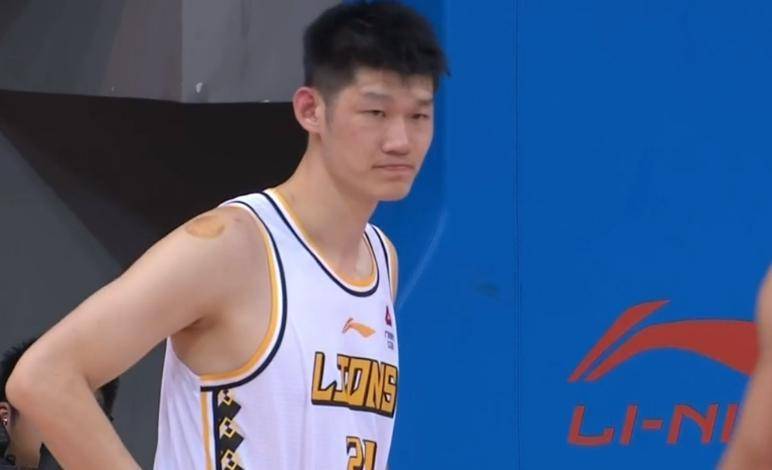 广州豪取6连胜,距离季后赛一步之遥,广厦崩盘前景难料_坎普_贾明_1