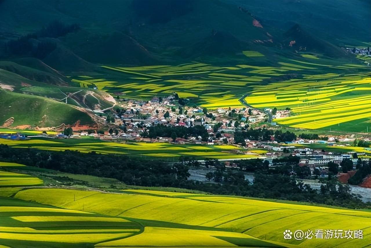 祁连山—萨托和鲜花草原 宿:张掖第三天:张掖—张掖七彩丹霞地质公园