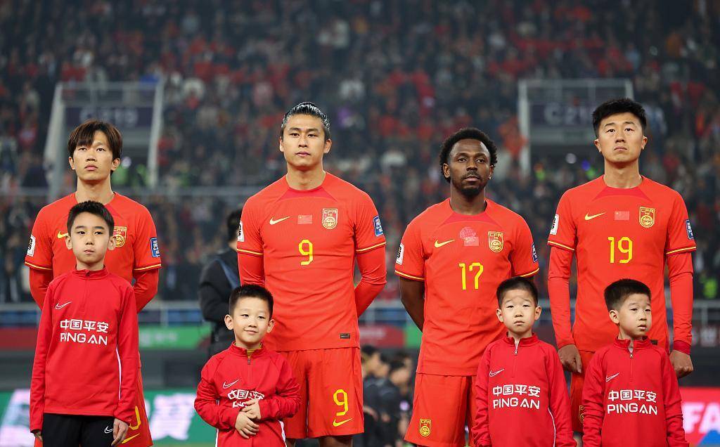 真丢人国足41新加坡27岁国脚被主裁判超车15米