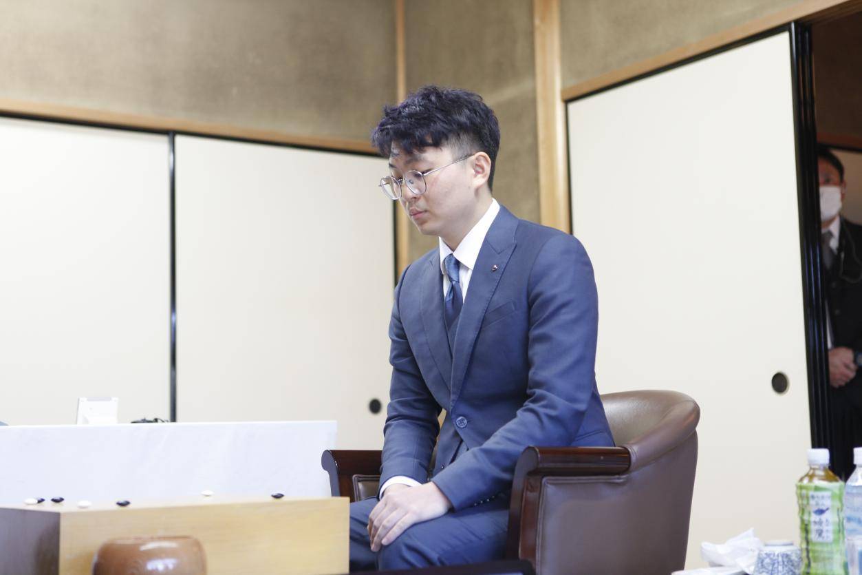 中日阿含·桐山杯对抗赛杨鼎新轻取一力辽,24届对抗中国棋手18比6遥遥