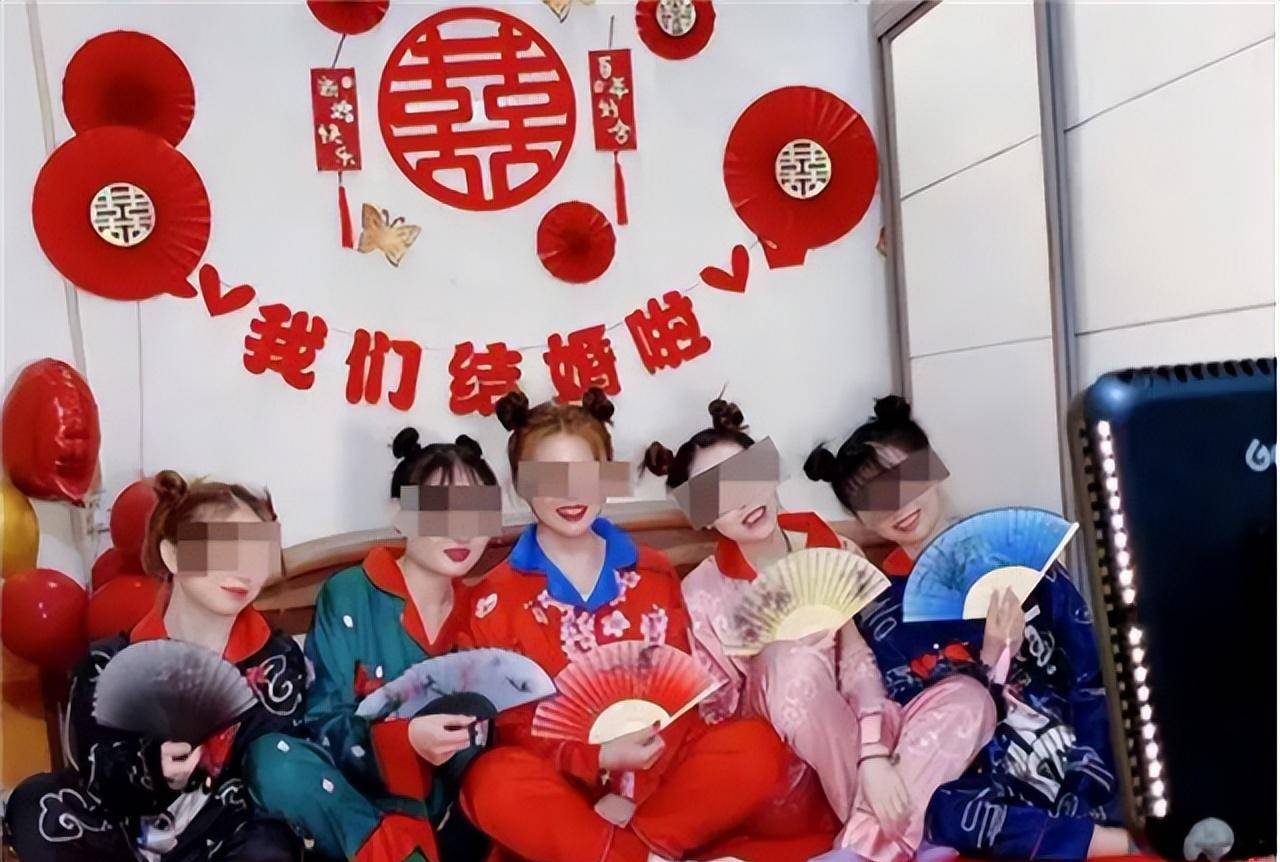 "职业伴娘":1天挣1600,接单只有一个要求:不能婚闹_谢宇科_新娘_婚礼