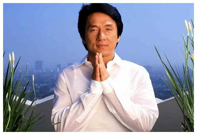 武汉封路引发争议,成龙剧组态度恶劣,官方回应称,仅封3天.