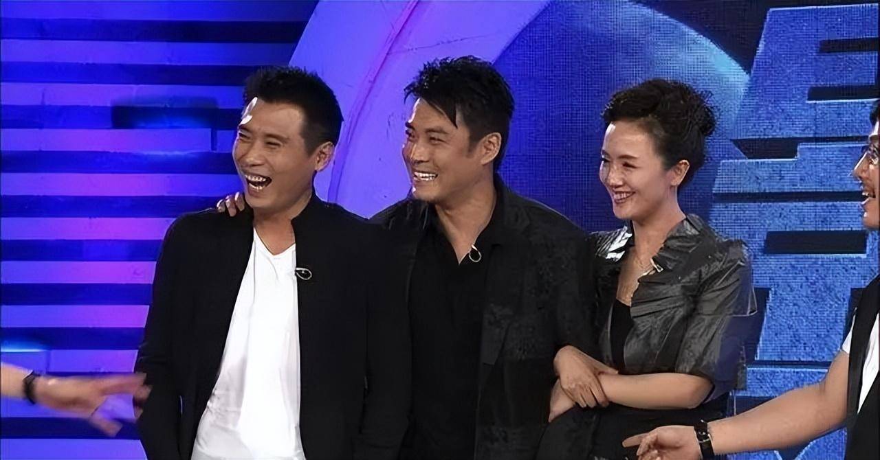 "小虎队"由同班的朱媛媛,李乃文和唐旭组成,因为三个人都是虎年出生的