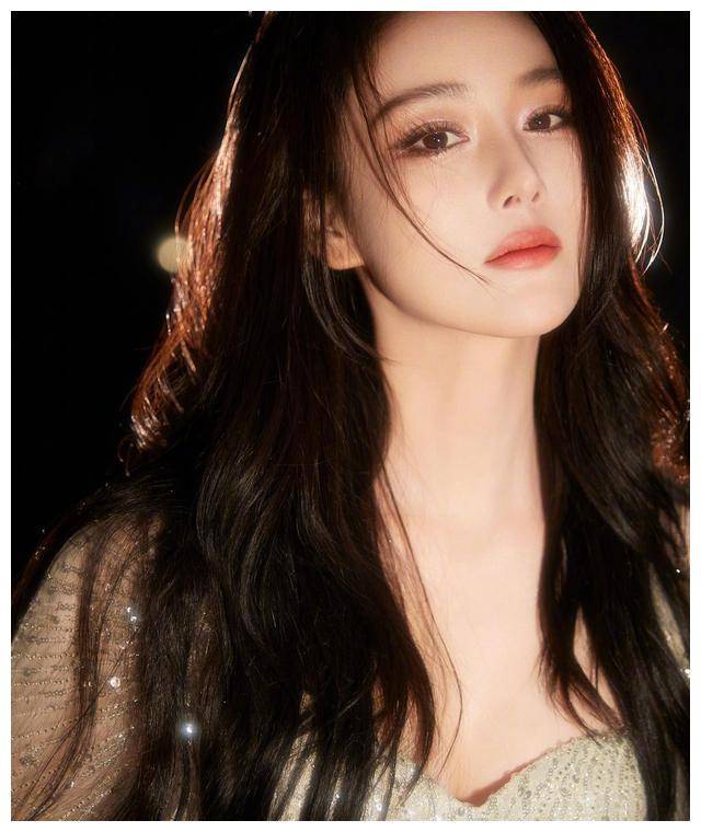 原创张馨予美丽的定义不仅限于外貌更彰显内在修养的重要性