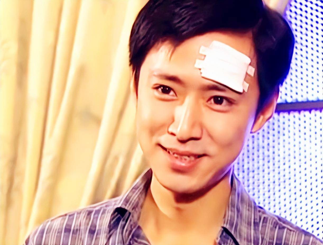 凭情深深雨蒙蒙尔豪爆红25岁为爱放弃表演女友原来是她