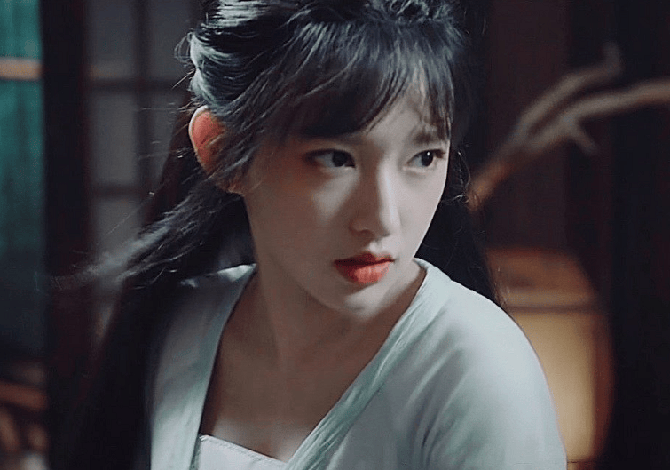 原创人间芭比程潇上围丰满傲人被称奶潇已活成一个笑话