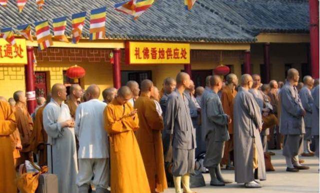 杀人犯潜逃16年成寺庙住持,被抓后仍狡辩_张立伟_庙里_九华山
