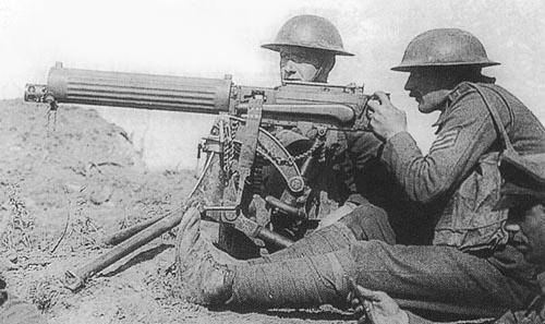 退壳,送弹,重新闭锁等一系列动作,实现了单管枪的自动连续射击,并减轻