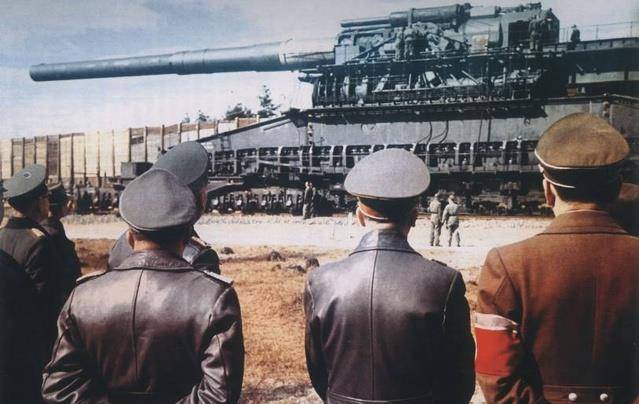 世界上最重的火炮长四十二米近四千人围着它转一颗炮弹重七吨