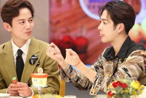 原创何炅火锅店营业很多客人专门来用餐却扫兴而回