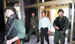 原创17年前我驻伊拉克大使带枪亲自营救被绑人质给我们提了什么醒