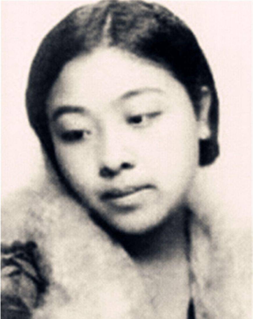 她同时爱上2个男人,提出3人同居的要求,但最终一人伤心离开_丁玲