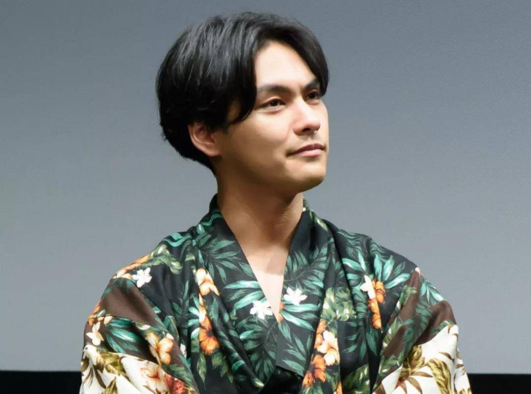 原创人生太彪悍14岁成影帝19岁结婚经历身亡爆肥做洗车工