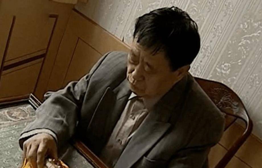 1971年退伍老兵救下一老人,获赠一颗小泥球,38年后得知价值2亿_王占奎