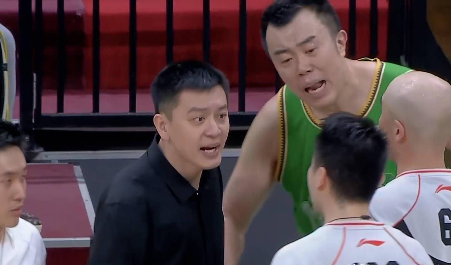专打广东队辽宁打爆新疆抢下第1杨鸣不怕没孙铭徽的广厦