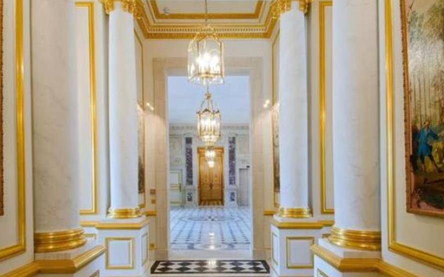 原创沙特王妃有多败家内衣50万出行带60名仆人6个月欠下2亿账单