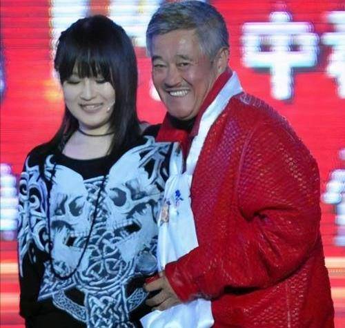 赵本山成名后与原配分手大女儿既心疼母亲但也祝福父亲