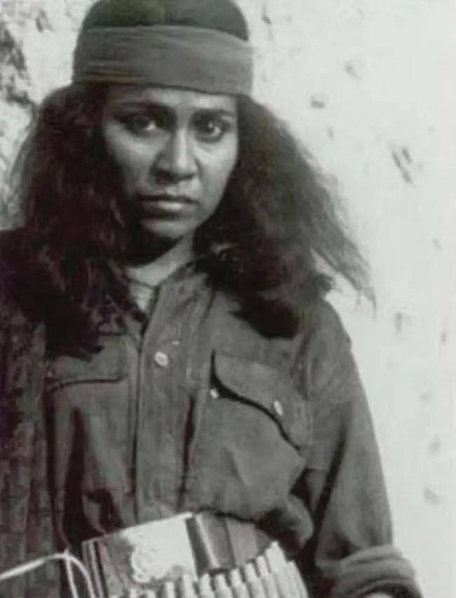 原创印度最狠的女人11岁被性侵18岁屠村复仇当选议员后却遭枪杀