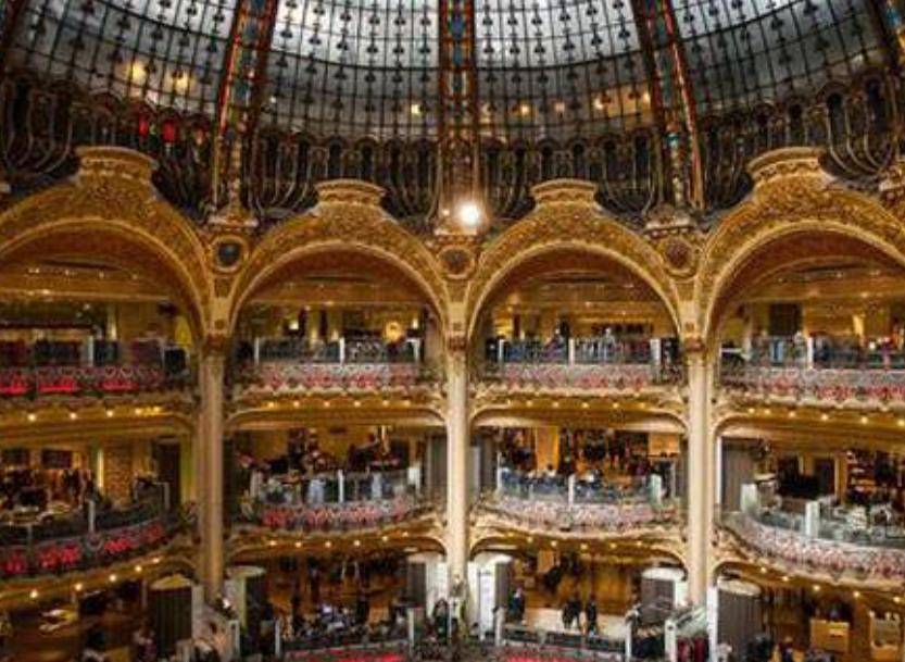 原创沙特王妃有多败家内衣50万出行带60名仆人6个月欠下2亿账单