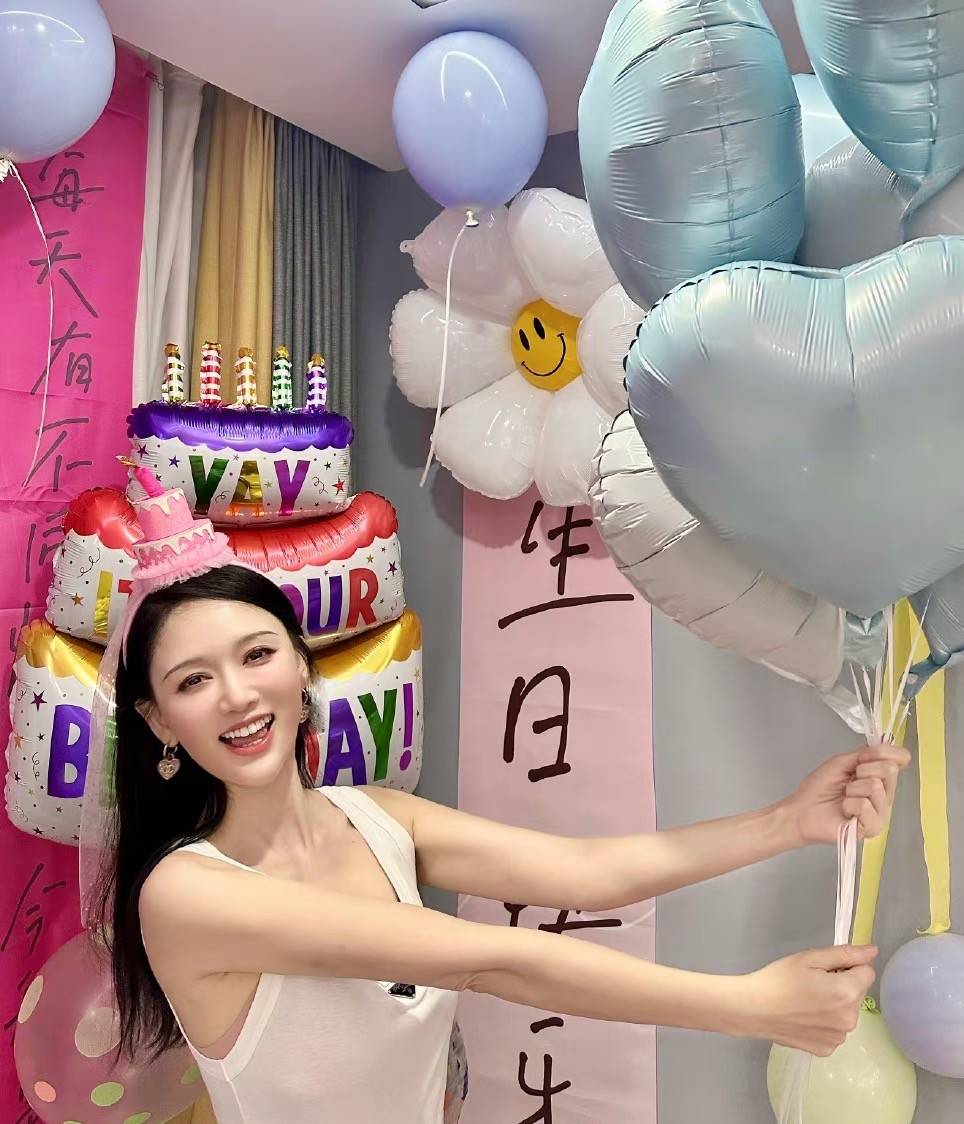 原创被生日夜的陈乔恩惊艳好身材太过吸睛谁说宅男女神只能白幼瘦
