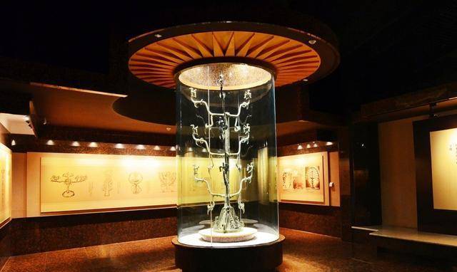 原创三星堆发现千年青铜树修复后为何被禁止出境专家算算值多少