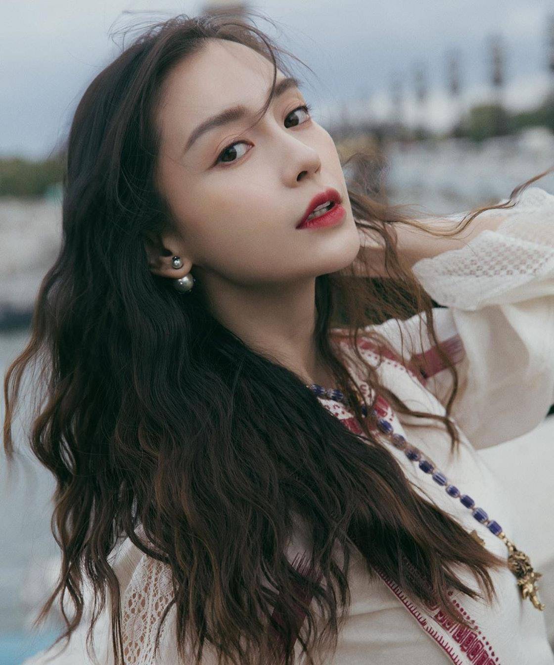 angelababy年轻旧照微博疯传婴儿肥仍获网友大赞好美好仙