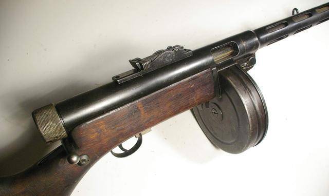 原创士兵狙杀500人排名世界第一后被命中头部缺半张脸存活到97岁