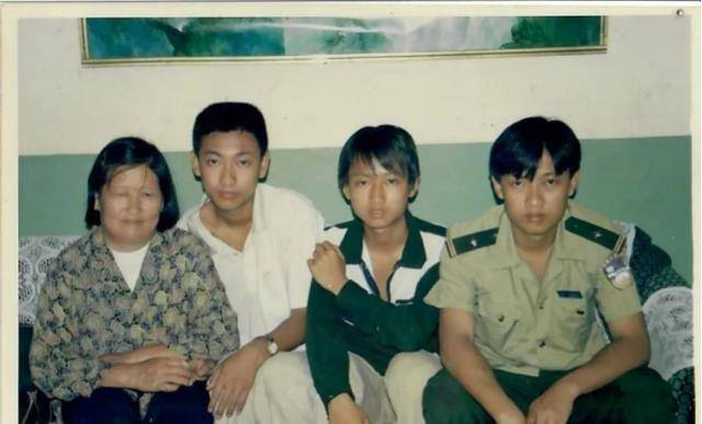 原创父亲抓捕毒贩时被炸死17年后他成为缉毒警察生命定格在了36岁