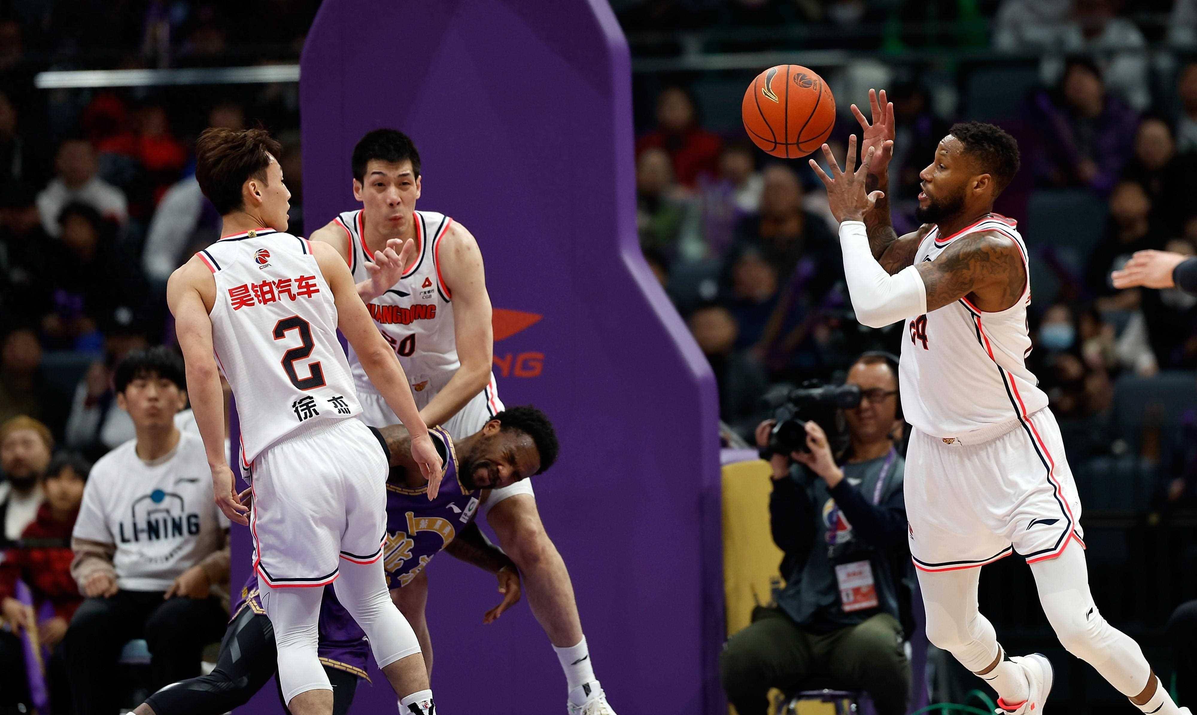 广东男篮取胜原因揭晓!球迷二度发声,真诚分享心得