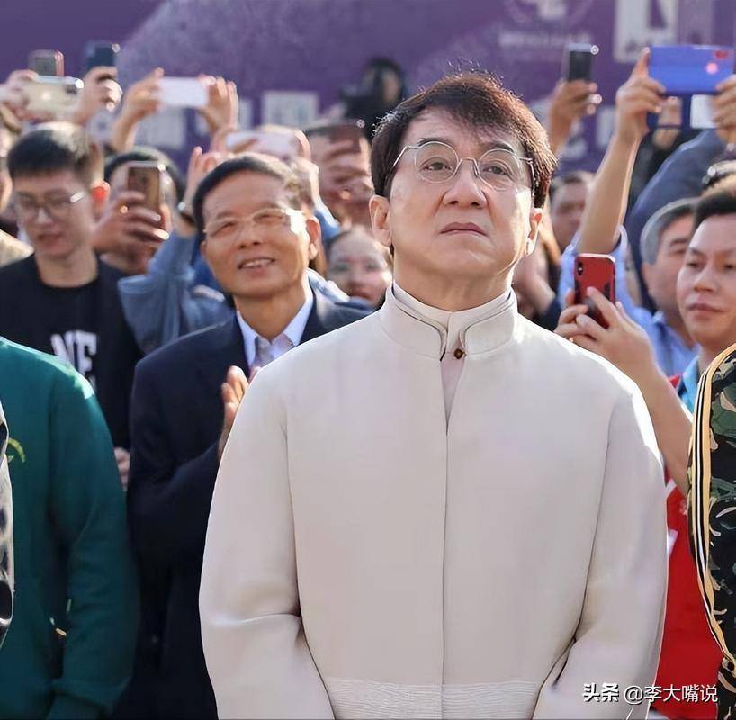 越低调越出乎意料细看70岁成龙的资产才知道什么叫人生赢家