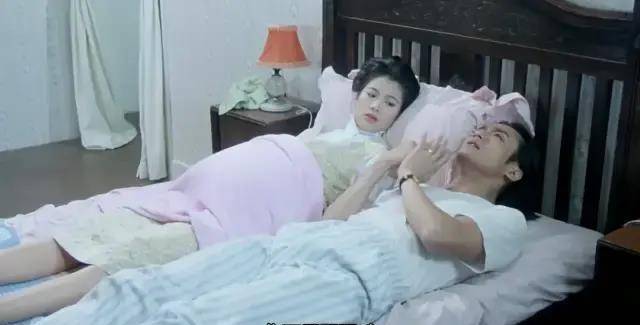 女子;而十年后大家看到了带着时尚魅力又忧虑传宗接代问题的家庭主妇