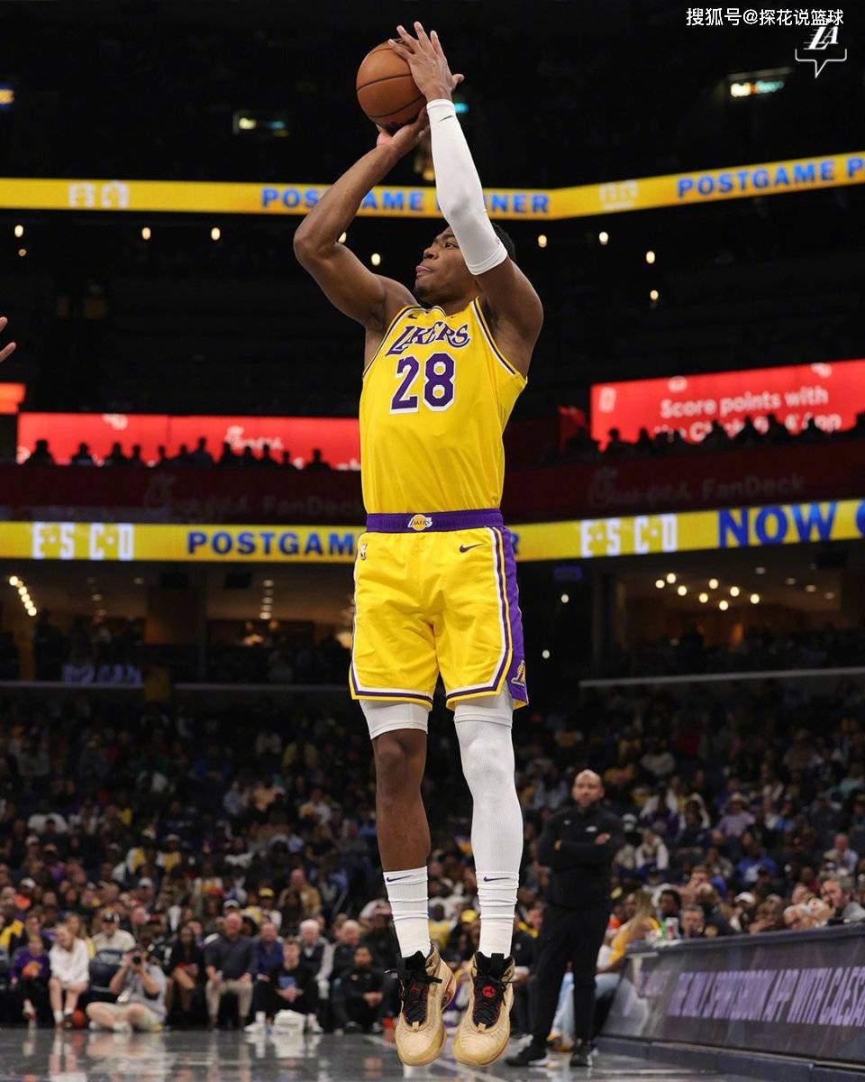 12分大胜湖人5连胜冲前八全队7人上双老詹231412创纪录