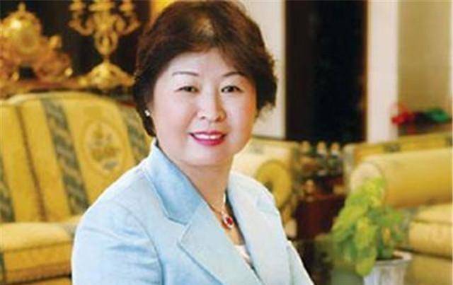 27岁卖香港垃圾到大陆,成中国女富豪后,又把美国垃圾卖给香港_张茵