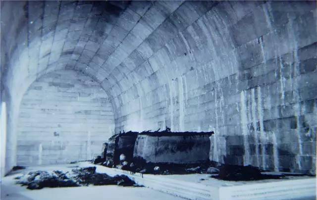 原创这位皇帝三十年不上朝国家正常运转三百年后开棺验尸得知真相