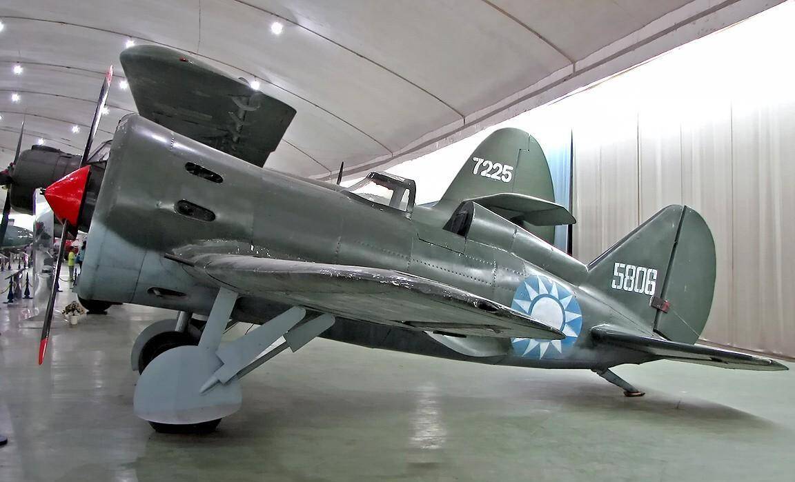 柳州机场战斗机型号图片