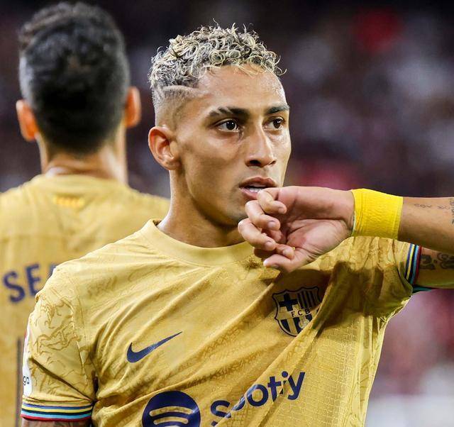 国米5000万挖角金玟哉,ac米兰放行特奥,巴萨1亿出售拉菲尼亚