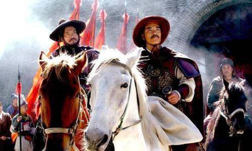 随即,在多尔衮的铁骑下,整个的大圣王朝也面临着崩塌的结果,但是