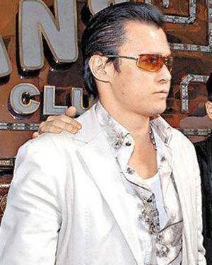 原创原创28年前的一个深夜黄朗维怒扇梅艳芳一耳光次日被砍成重伤遭