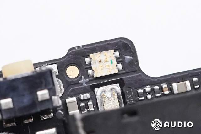 大疆djimic2无线麦克风拆解复古拨轮透明外壳设计全指向收音