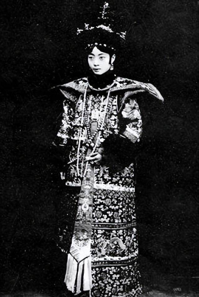 婉容贵为晚清皇后为什么结局那么凄惨全因为她做了这些事情